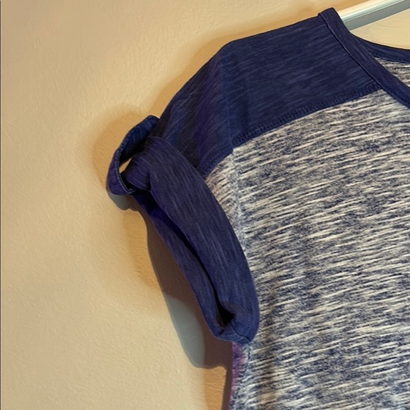 Gray and Blue Cap Sleeve Fitted Embellished Tee - Picture 4 of 13
